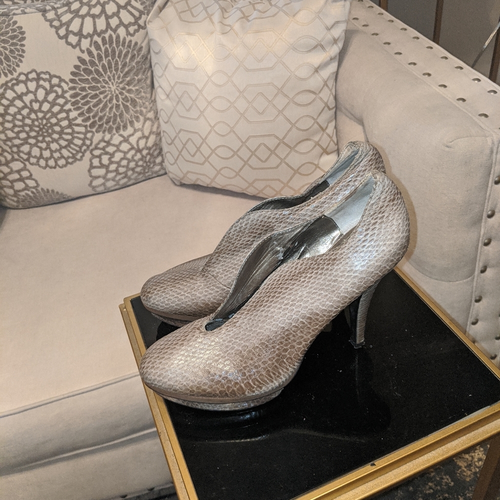 Platform booties - Picture 2 of 5